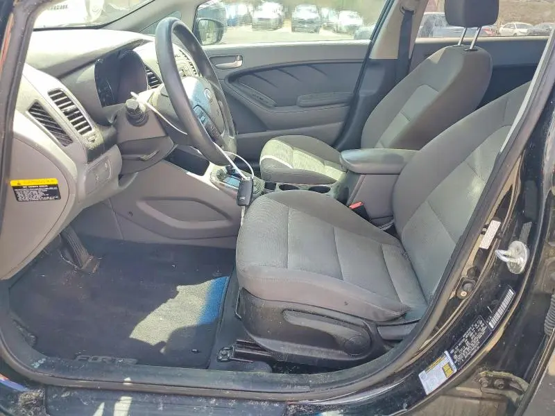 2017 KIA FORTE LX  