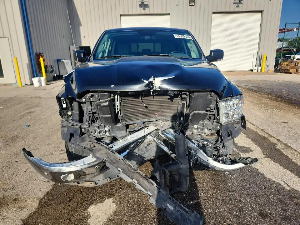 2017 RAM 1500 SLT  
