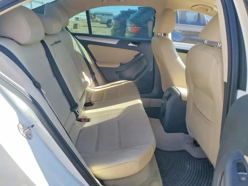 2014 VOLKSWAGEN JETTA SE  