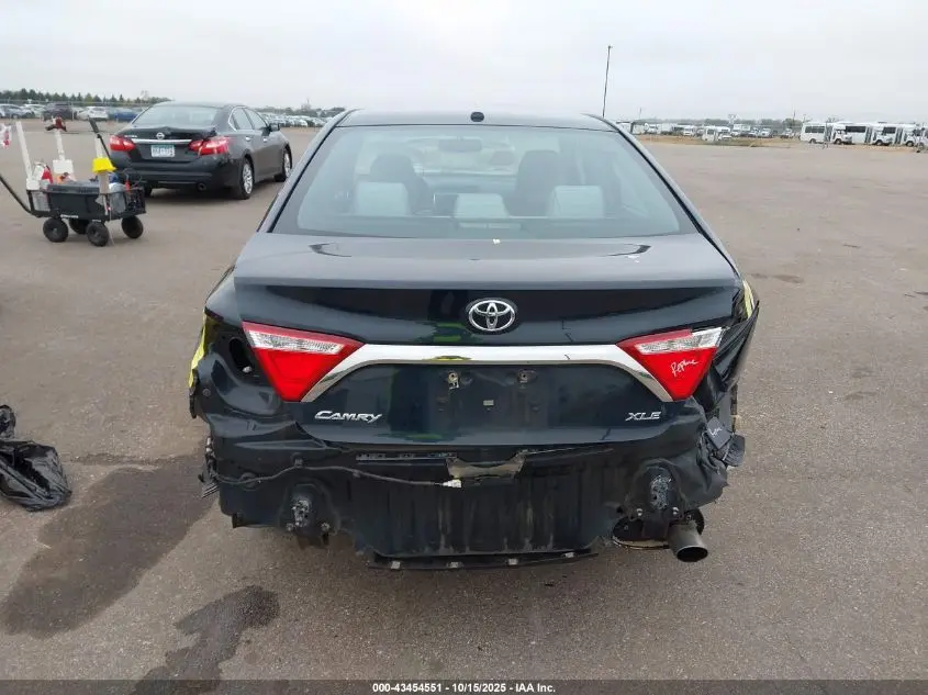 2015 TOYOTA CAMRY XLE