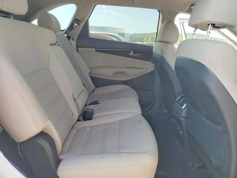2018 KIA SORENTO LX  