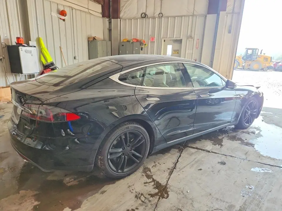 2015 TESLA MODEL S 85D  