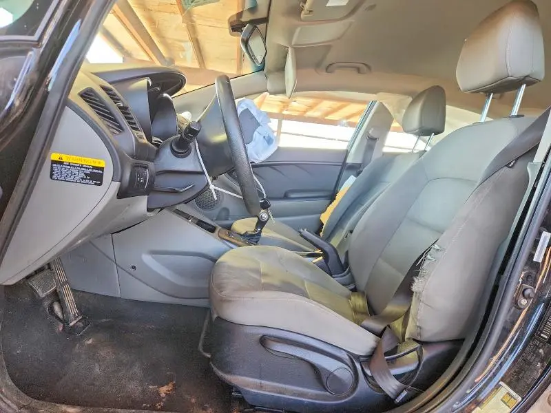 2015 KIA FORTE LX  