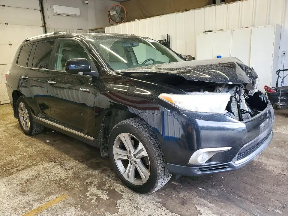 2013 TOYOTA HIGHLANDER LIMITED  