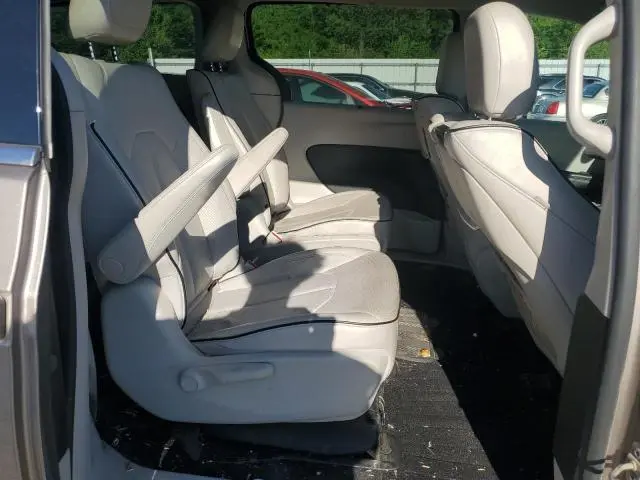2018 CHRYSLER PACIFICA HYBRID LIMITED  