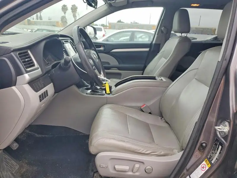 2015 TOYOTA HIGHLANDER XLE  