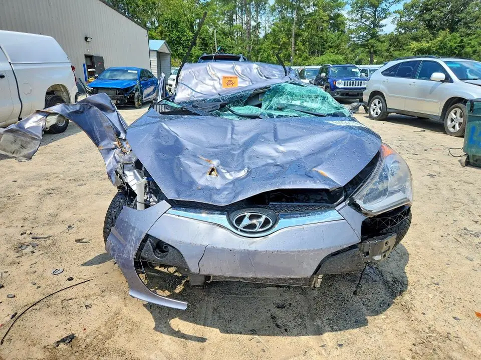 2017 HYUNDAI VELOSTER BASE  