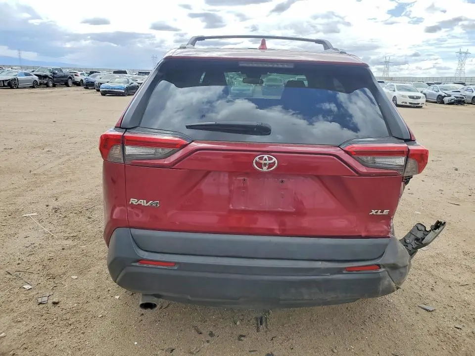 2021 TOYOTA RAV4 XLE  