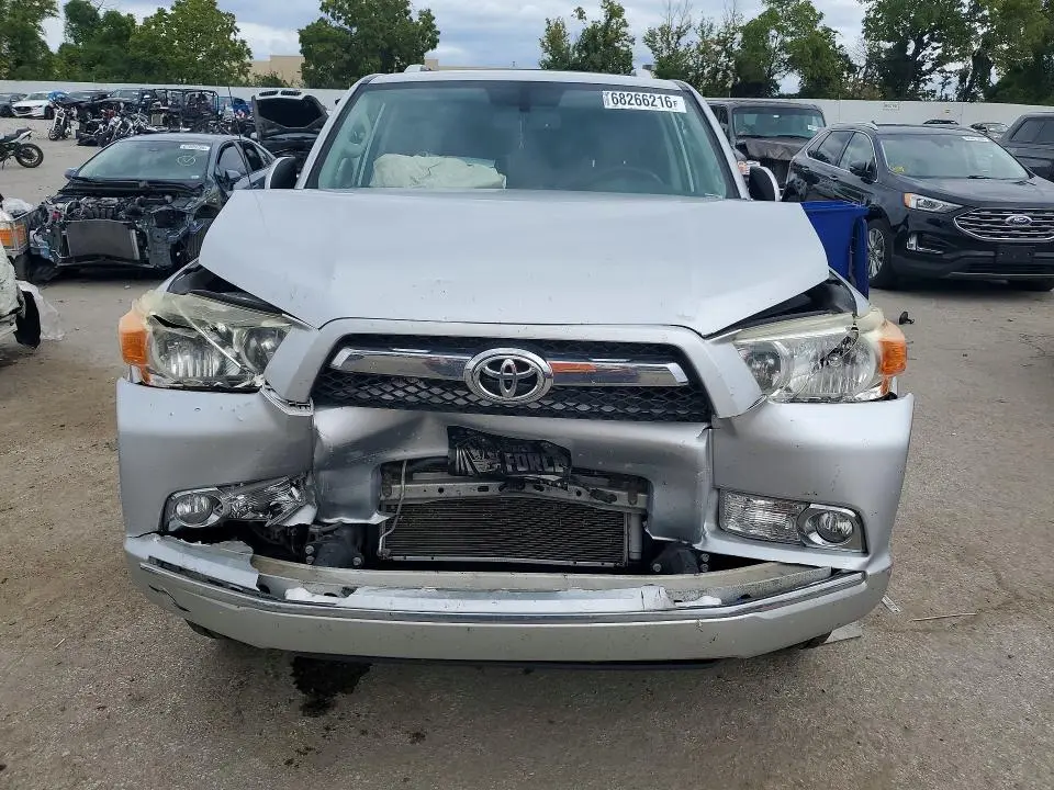 2013 TOYOTA 4RUNNER SR5  