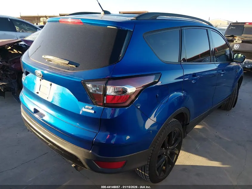 2017 FORD ESCAPE SE