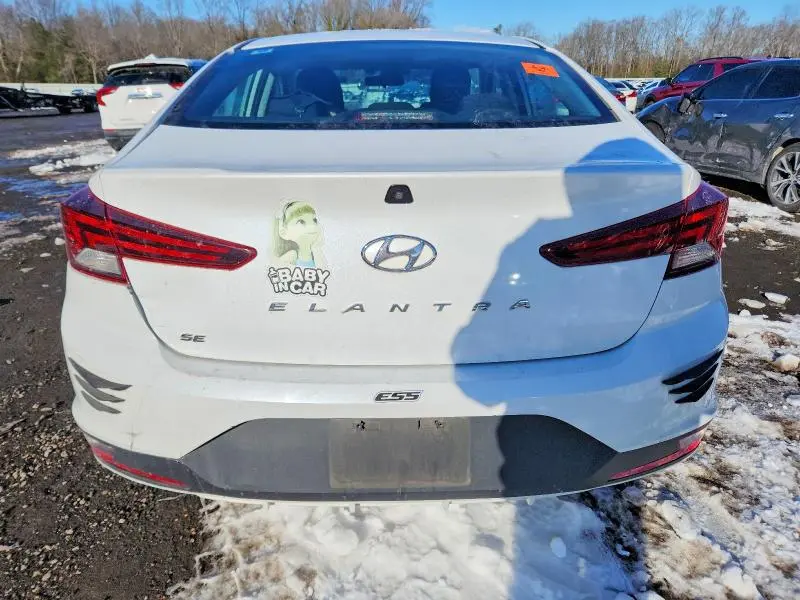 2019 HYUNDAI ELANTRA SE  