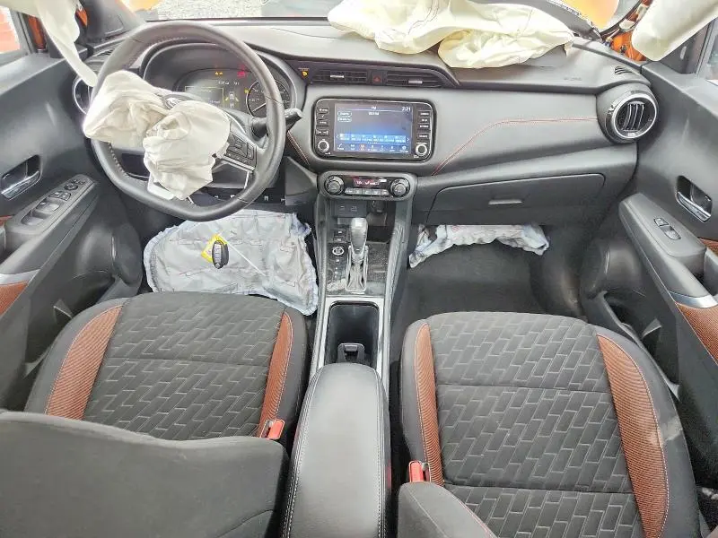 2021 NISSAN KICKS SR  