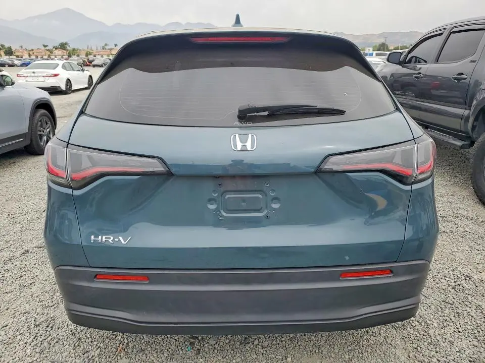 2023 HONDA HR-V LX  