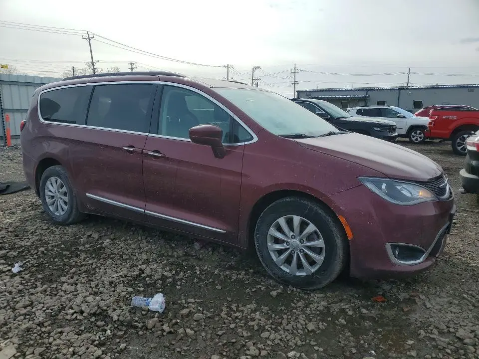 2017 CHRYSLER PACIFICA TOURING L  