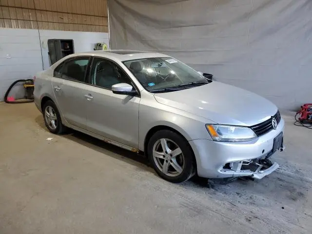 2012 VOLKSWAGEN JETTA SE  