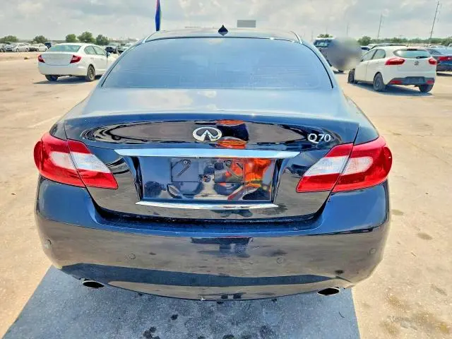 2014 INFINITI Q70 3.7  