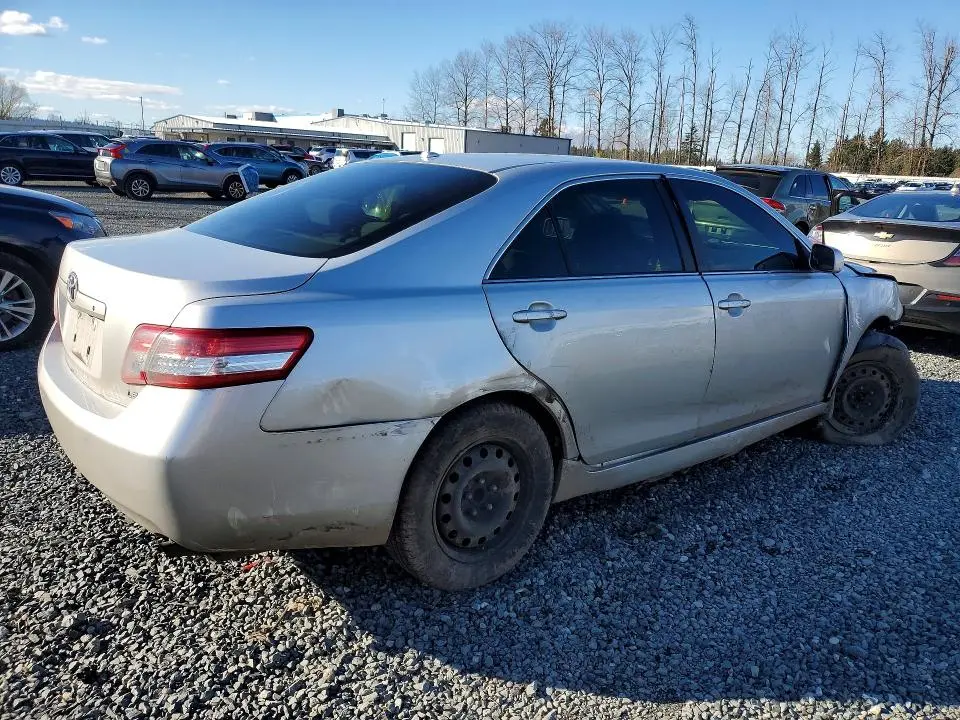 2011 TOYOTA CAMRY LE  