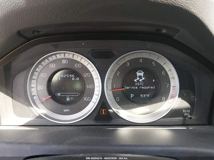 2012 VOLVO XC70 3.2/3.2 PLATINUM/3.2 PREMIER/3.2 PREMIER PLUS