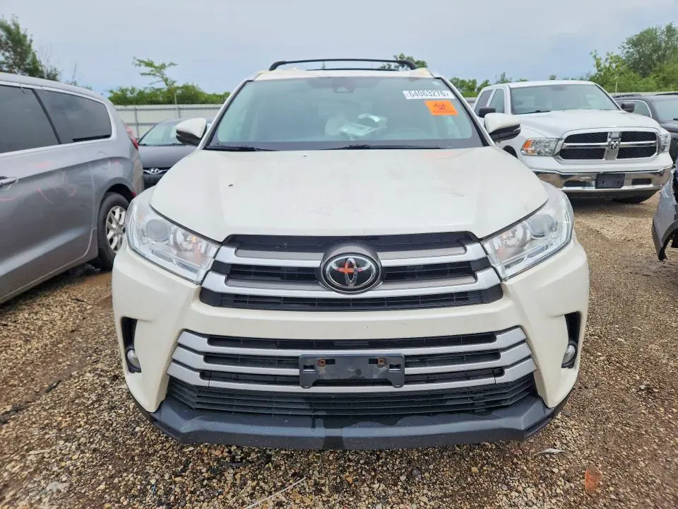 2017 TOYOTA HIGHLANDER XLE  
