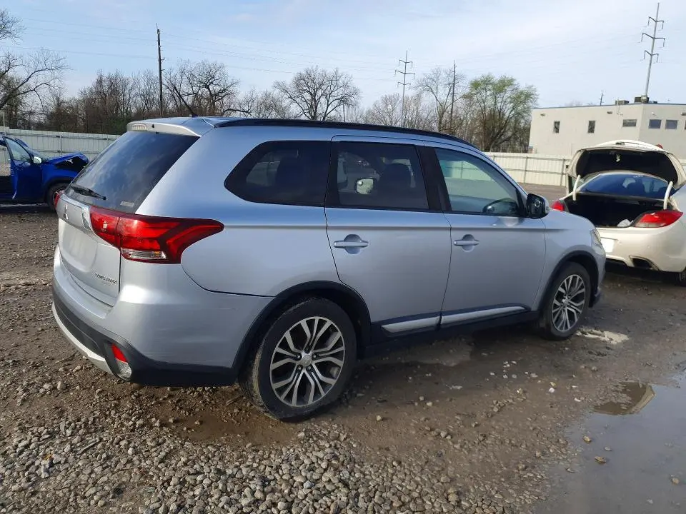 2016 MITSUBISHI OUTLANDER SE  