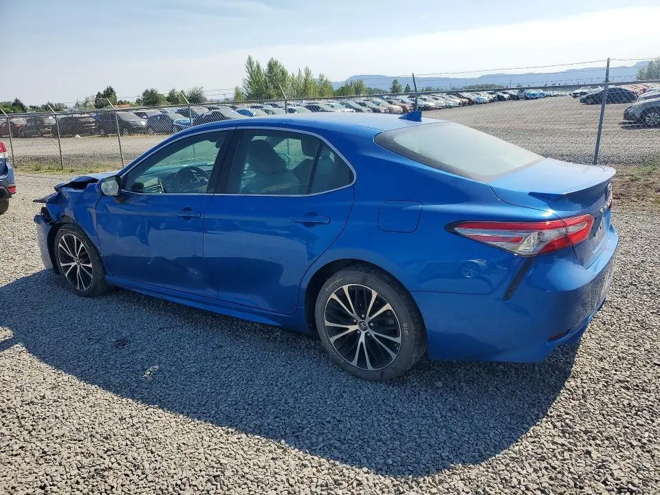 2019 TOYOTA CAMRY SE  