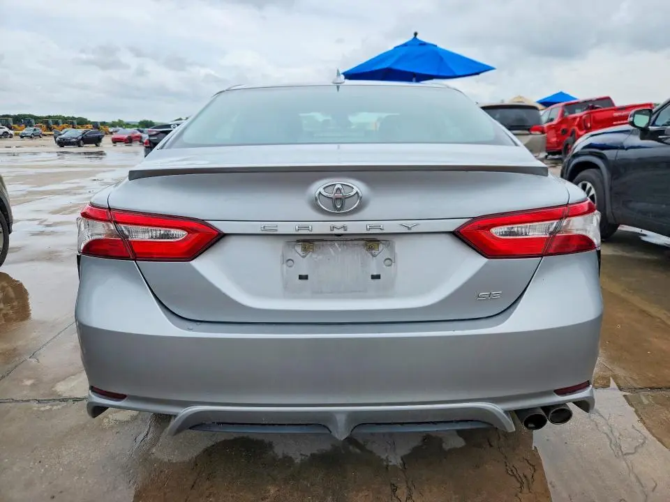 2020 TOYOTA CAMRY SE  