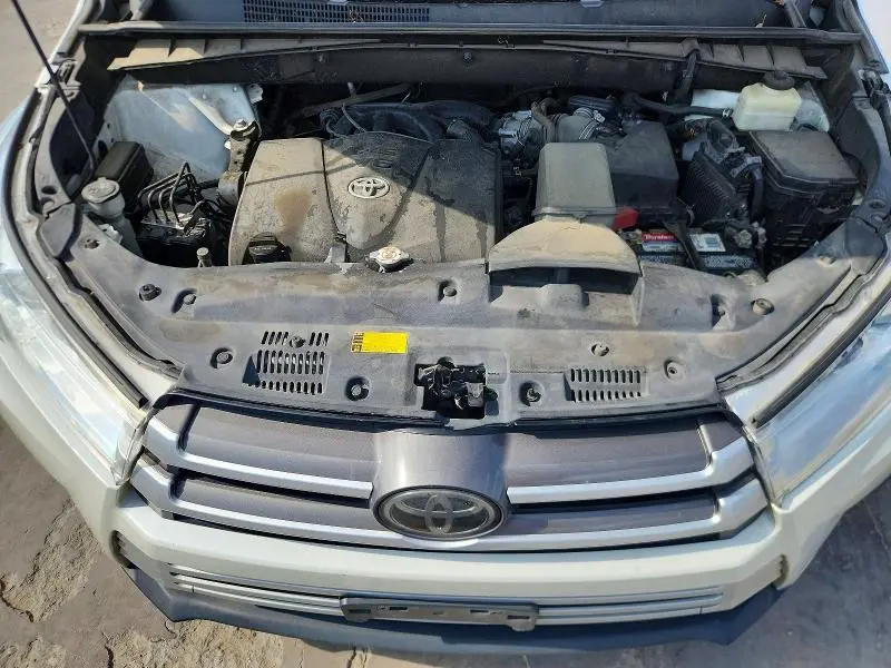 2018 TOYOTA HIGHLANDER XLE  