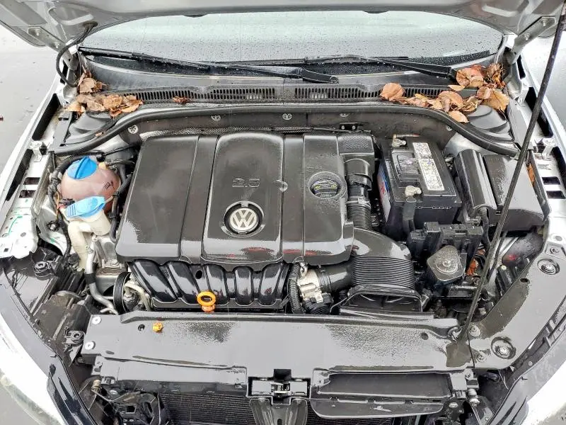 2013 VOLKSWAGEN JETTA SE  