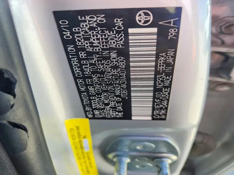 2010 TOYOTA YARIS BASE  