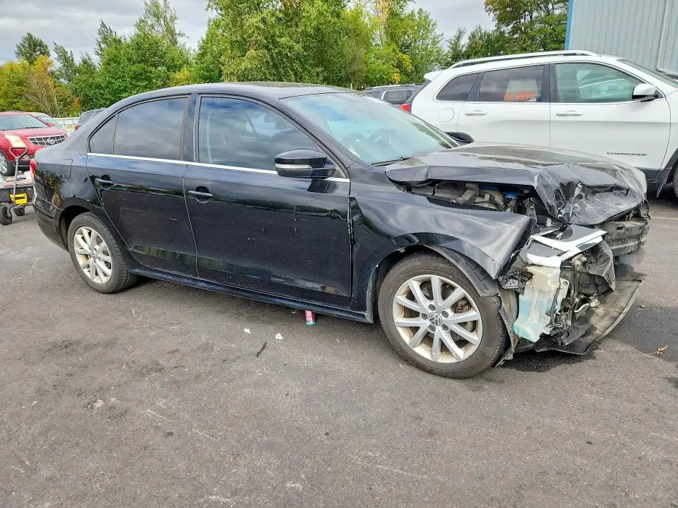 2013 VOLKSWAGEN JETTA SE  