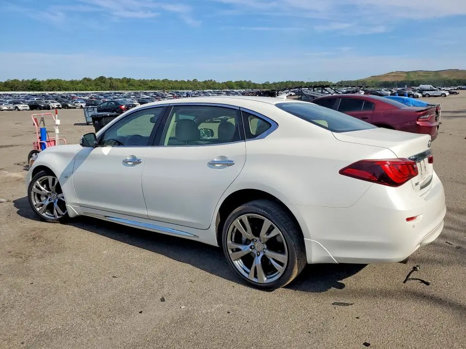 2017 INFINITI Q70L 3.7  