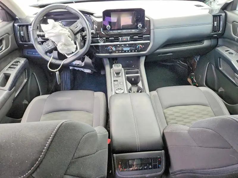 2024 NISSAN PATHFINDER SV  