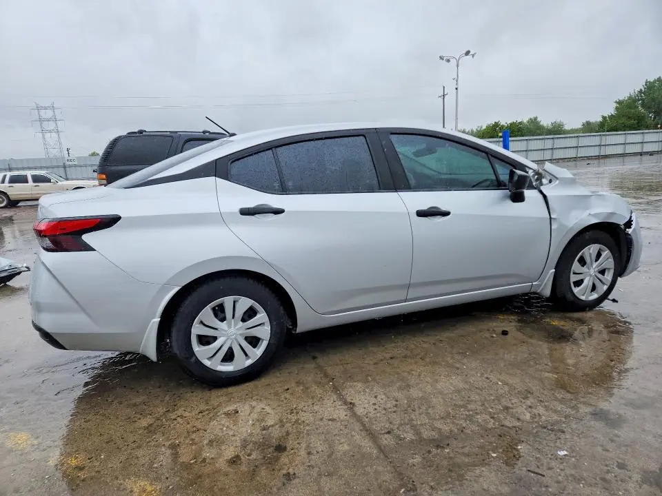 2021 NISSAN VERSA S  