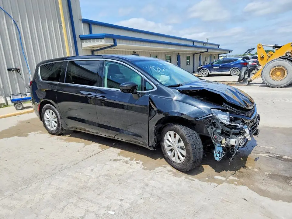 2018 CHRYSLER PACIFICA LX  