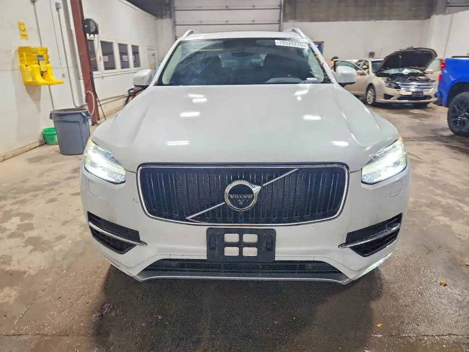 2017 VOLVO XC90 T6  