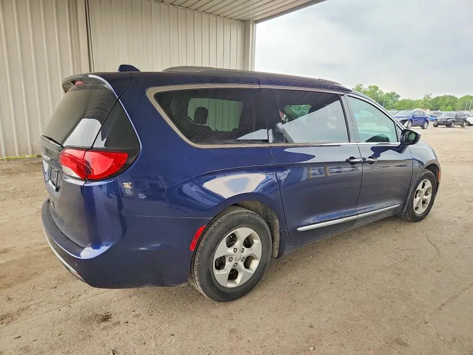 2017 CHRYSLER PACIFICA TOURING L PLUS  