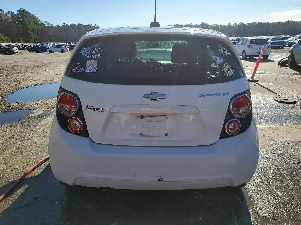 2015 CHEVROLET SONIC LT  