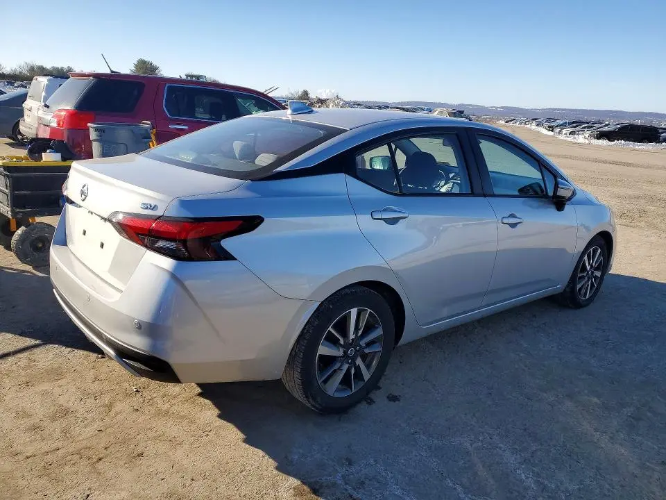2021 NISSAN VERSA SV  