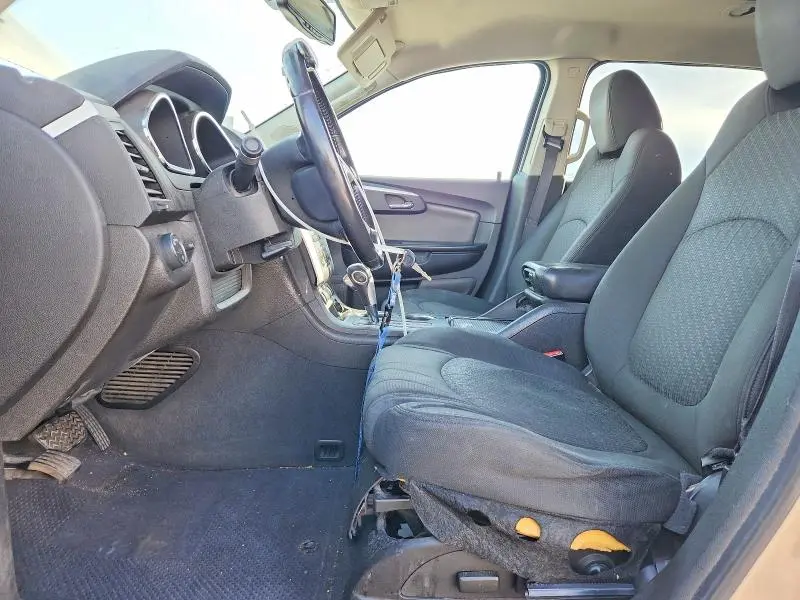 2012 CHEVROLET TRAVERSE LT  