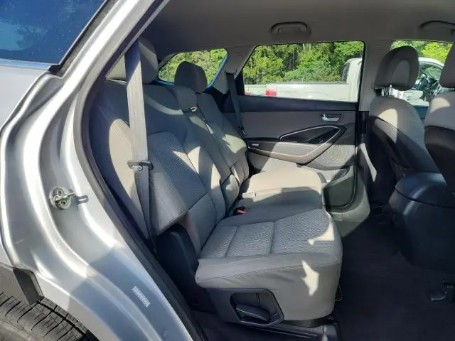 2018 HYUNDAI SANTA FE SE  