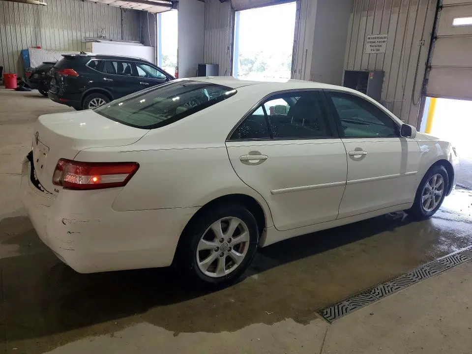 2011 TOYOTA CAMRY LE  