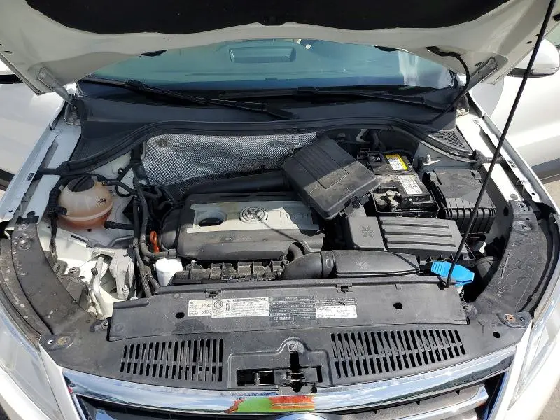 2011 VOLKSWAGEN TIGUAN S  