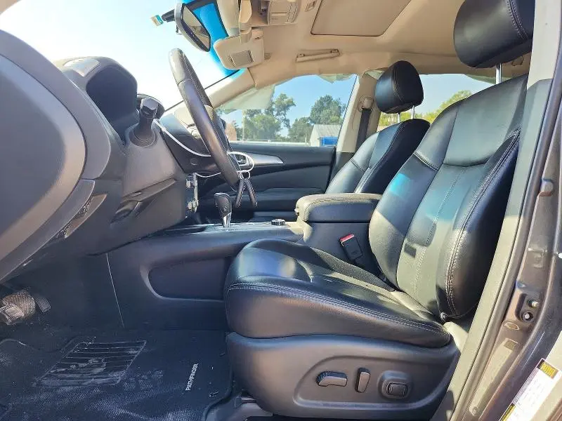 2017 NISSAN PATHFINDER SL  