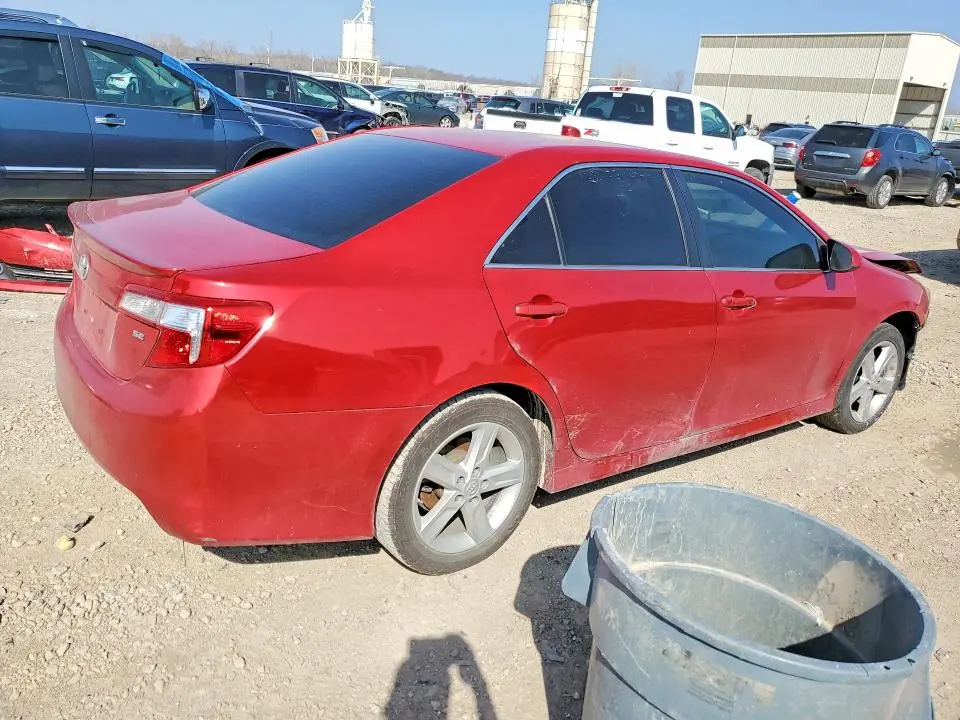 2014 TOYOTA CAMRY SE  