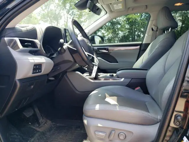 2021 TOYOTA HIGHLANDER PLATINUM  