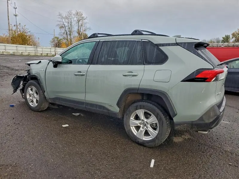 2020 TOYOTA RAV4 XLE  