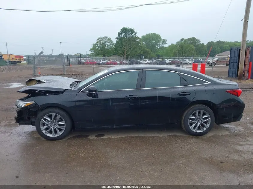 2019 TOYOTA AVALON XLE
