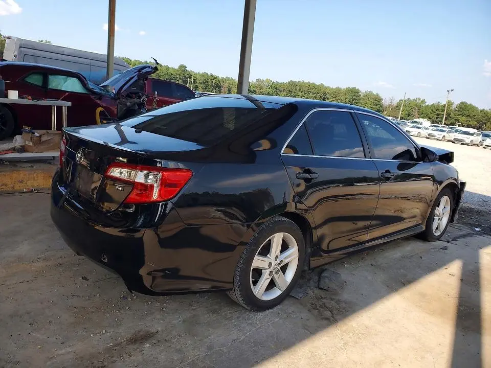 2013 TOYOTA CAMRY SE  