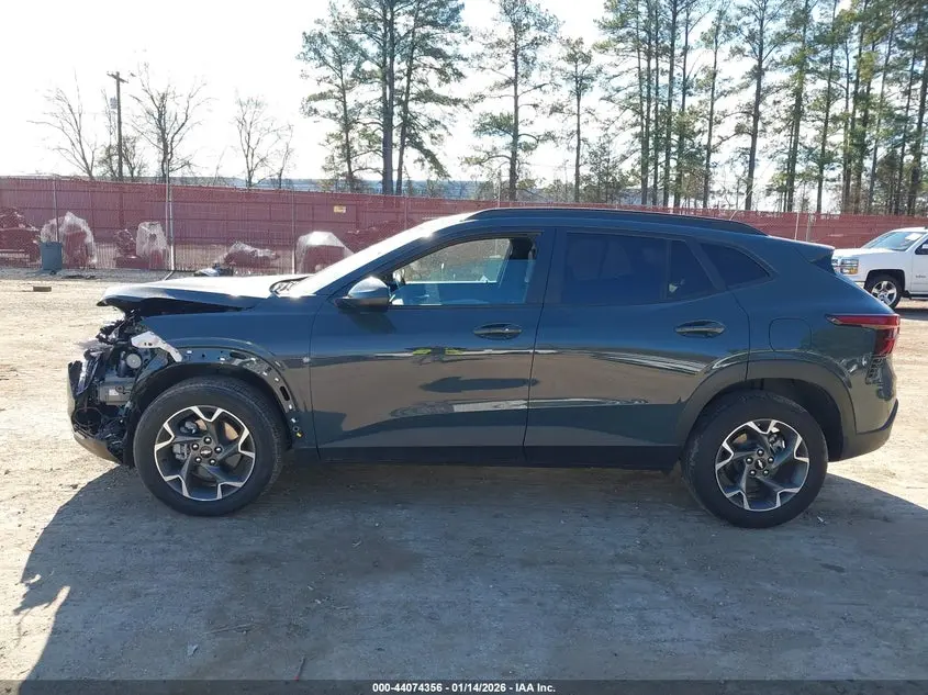 2025 CHEVROLET TRAX FWD LT