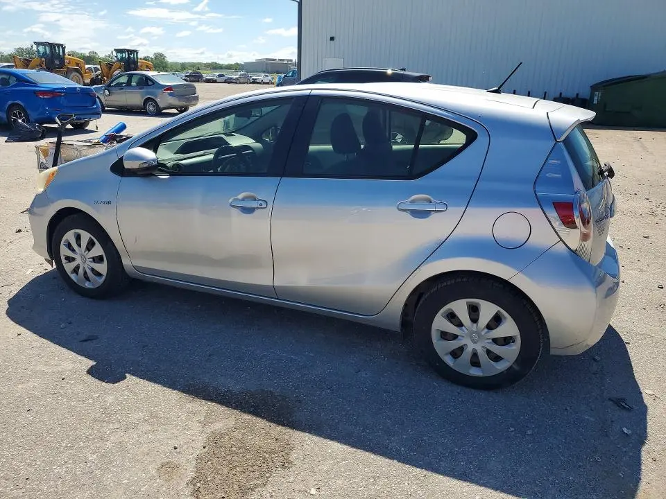 2013 TOYOTA PRIUS C TWO  